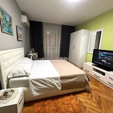티라나 Downtown Retreat "Spiranca" 아파트 외부 사진